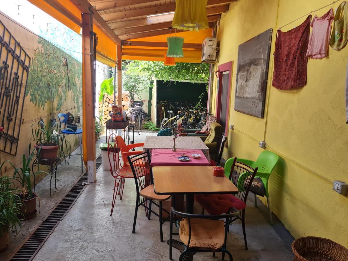 Mi Casa es Tu Casa - Shkodra Backpackers Hostel Exteriör bild