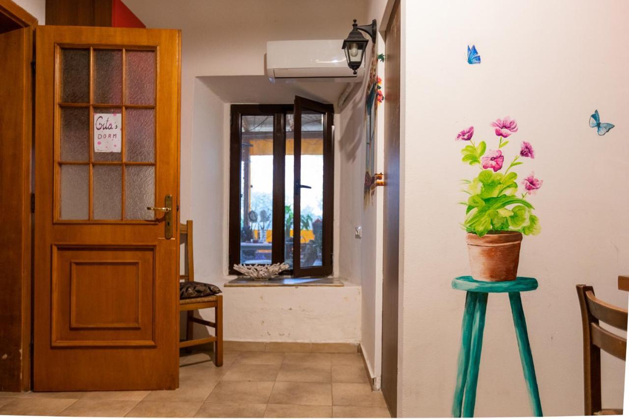 Mi Casa es Tu Casa - Shkodra Backpackers Hostel Exteriör bild