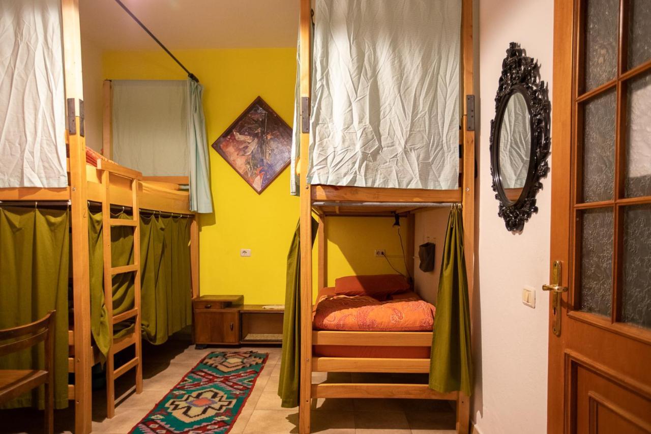 Mi Casa es Tu Casa - Shkodra Backpackers Hostel Exteriör bild