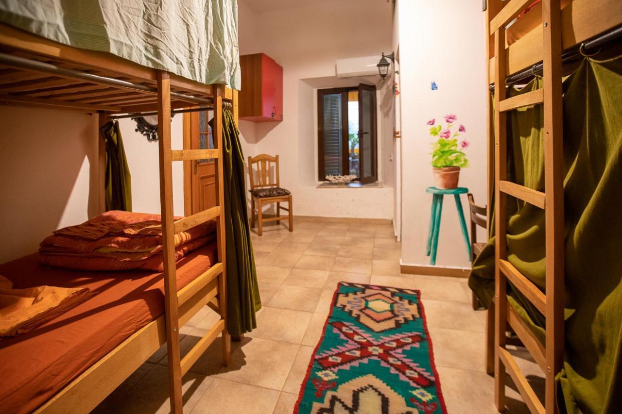 Mi Casa es Tu Casa - Shkodra Backpackers Hostel Exteriör bild