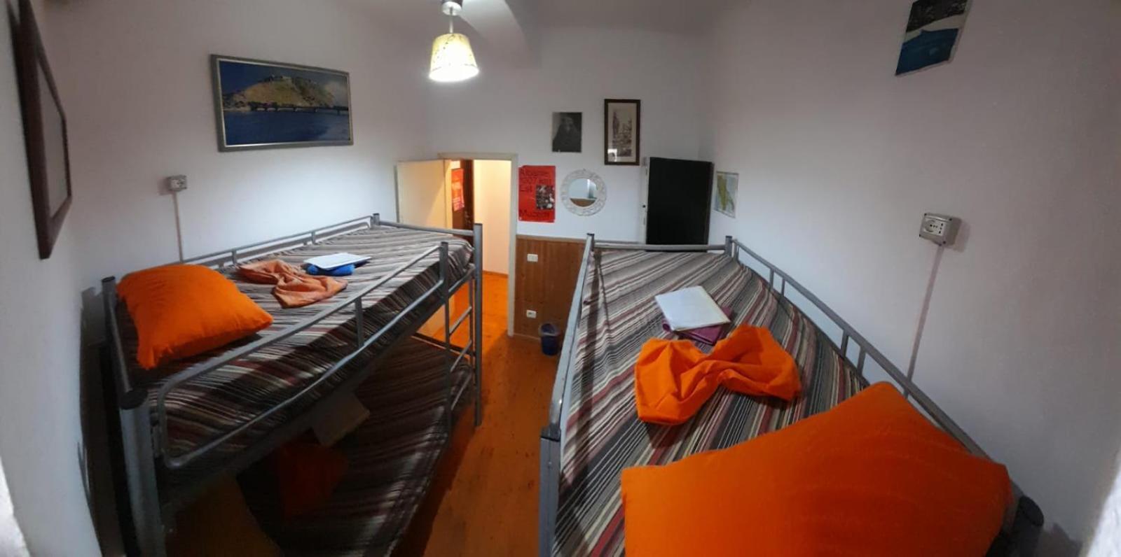 Mi Casa es Tu Casa - Shkodra Backpackers Hostel Exteriör bild