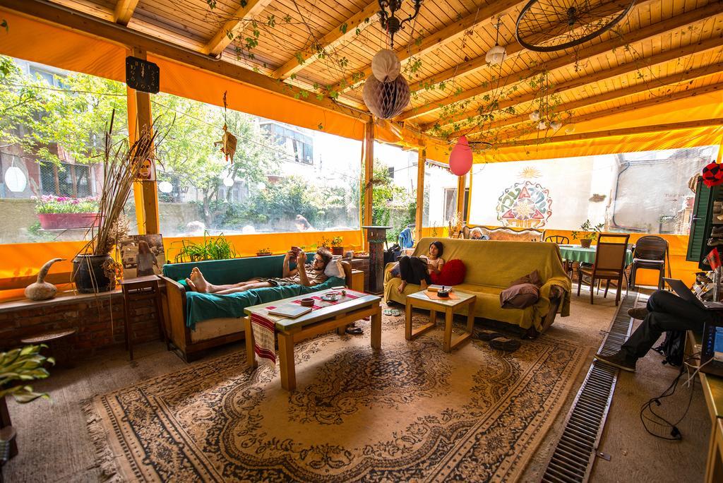 Mi Casa es Tu Casa - Shkodra Backpackers Hostel Exteriör bild