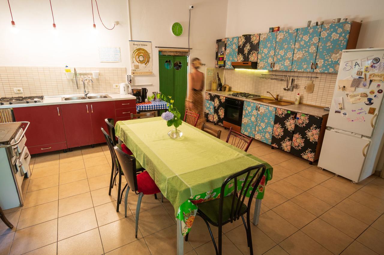 Mi Casa es Tu Casa - Shkodra Backpackers Hostel Exteriör bild